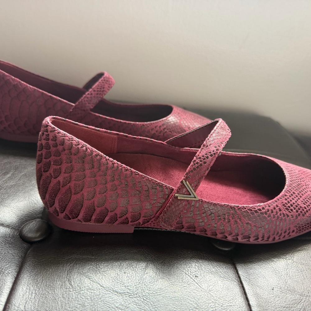 Vionic Pink Mary Jane Flats with Embossed Texture